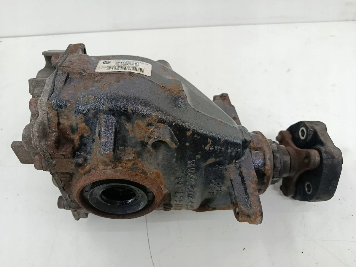 BMW 3 F30 F31 takaperä 318D N47 7599475