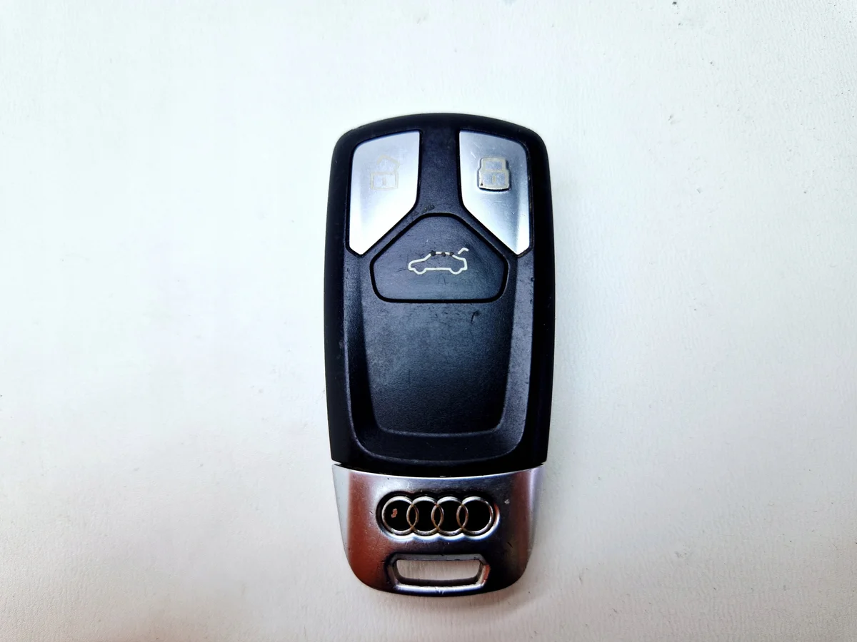 Audi avaimen kaukosäädin 4M0959754T image 3