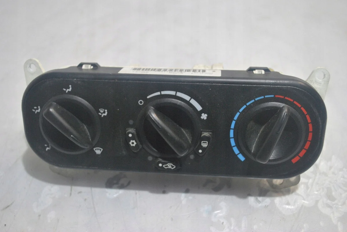 Panel de ventilación Dodge Caliber P55111874AA