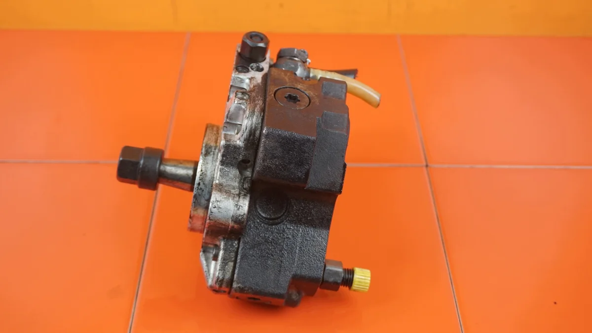 BMW X3 E83 E60 X5 Injection Pump 0445010146