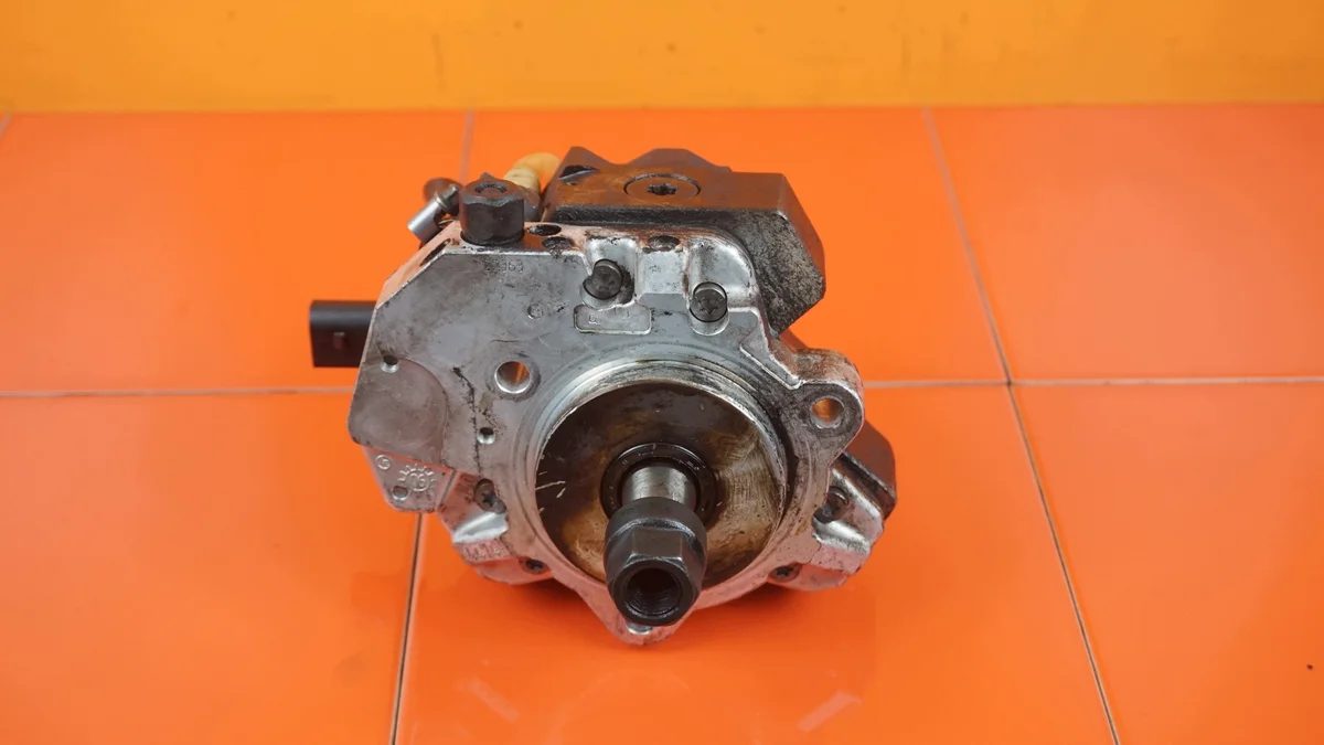 Bomba Inyectora BMW X3 E83 3.0 D 218KM image 4