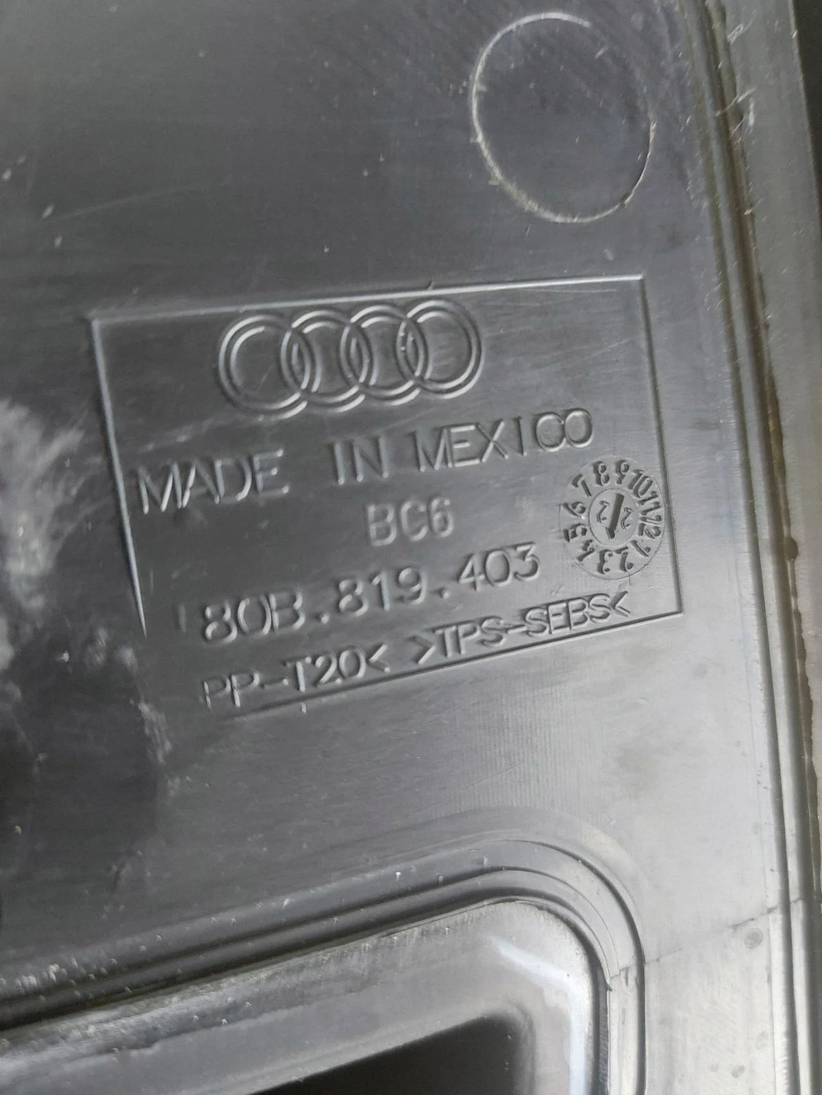 Audi Q5 FY Podszybie 80B819403 Käytetty image 6