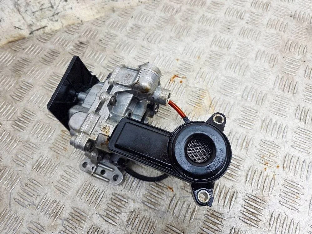 Oljepump Volvo 31430089-AB - Begagnad