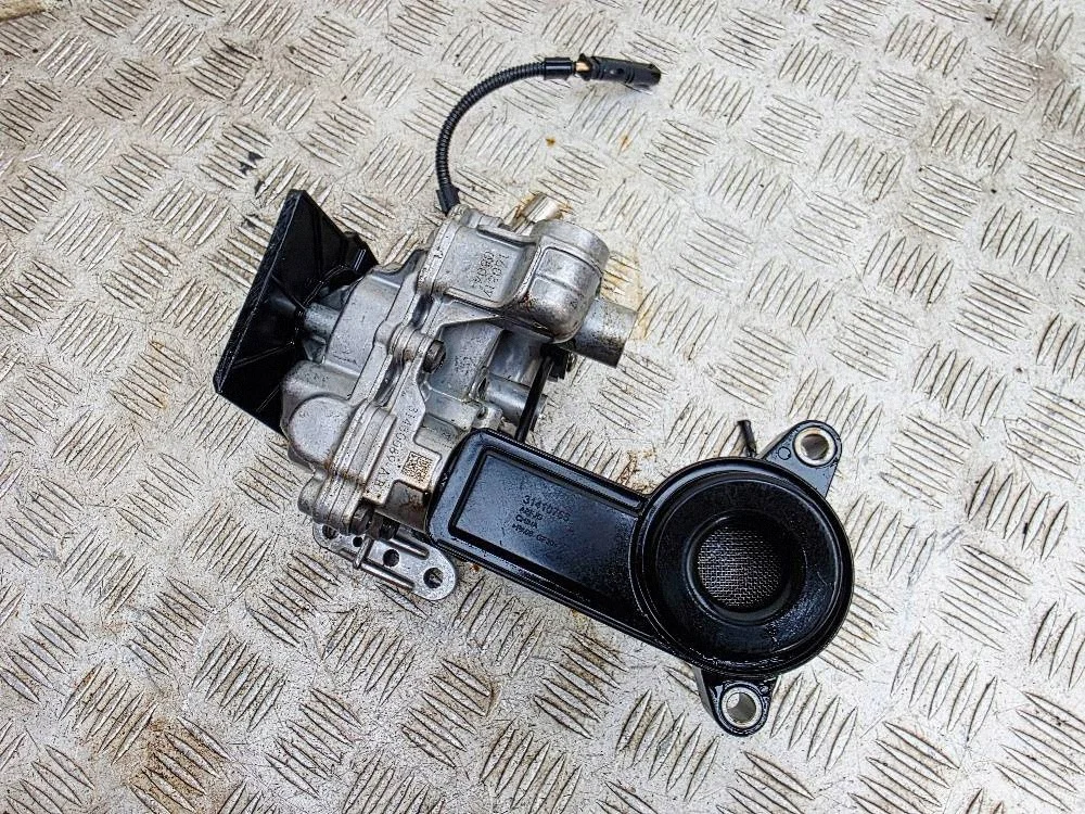 Oljepump Volvo 31430089-AB - Begagnad image 9