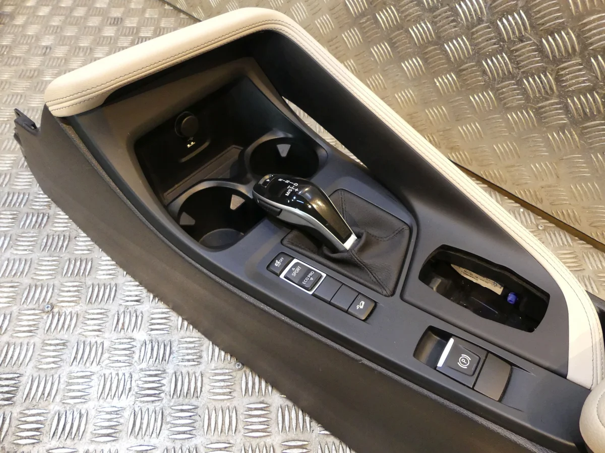 BMW F39 F48 Middenconsole Zwart/Crème Oyster