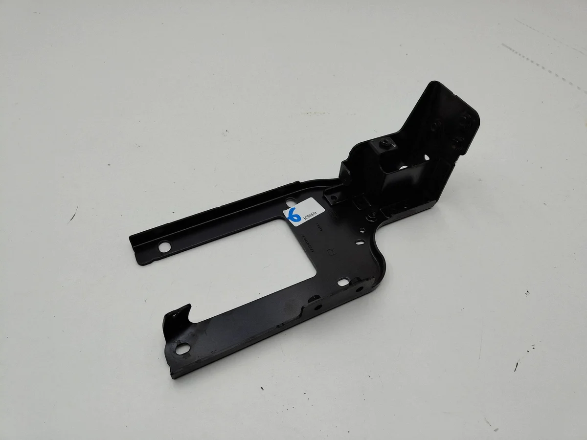 Land Rover Evoque II K8D2-8226-AD Soporte Radiador