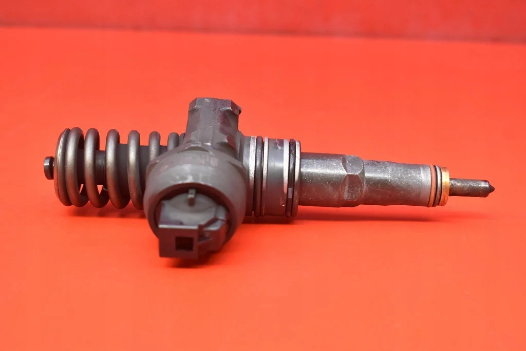 Einspritzdüse 038130073BA VW Passat B5 1.9 TDI image 5