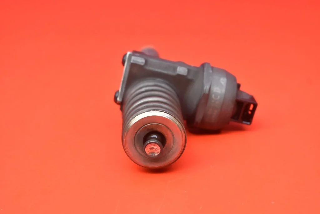 Einspritzdüse 038130073BA VW Passat B5 1.9 TDI image 8