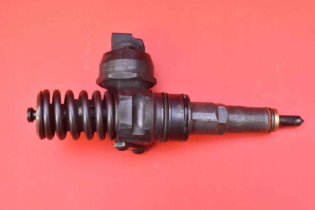 Injecteur Pompe 038130073BA VW Passat B5