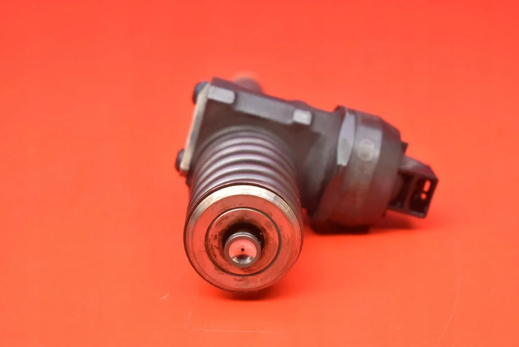 Einspritzdüse 038130073BA VW Passat B5 1.9 TDI image 8
