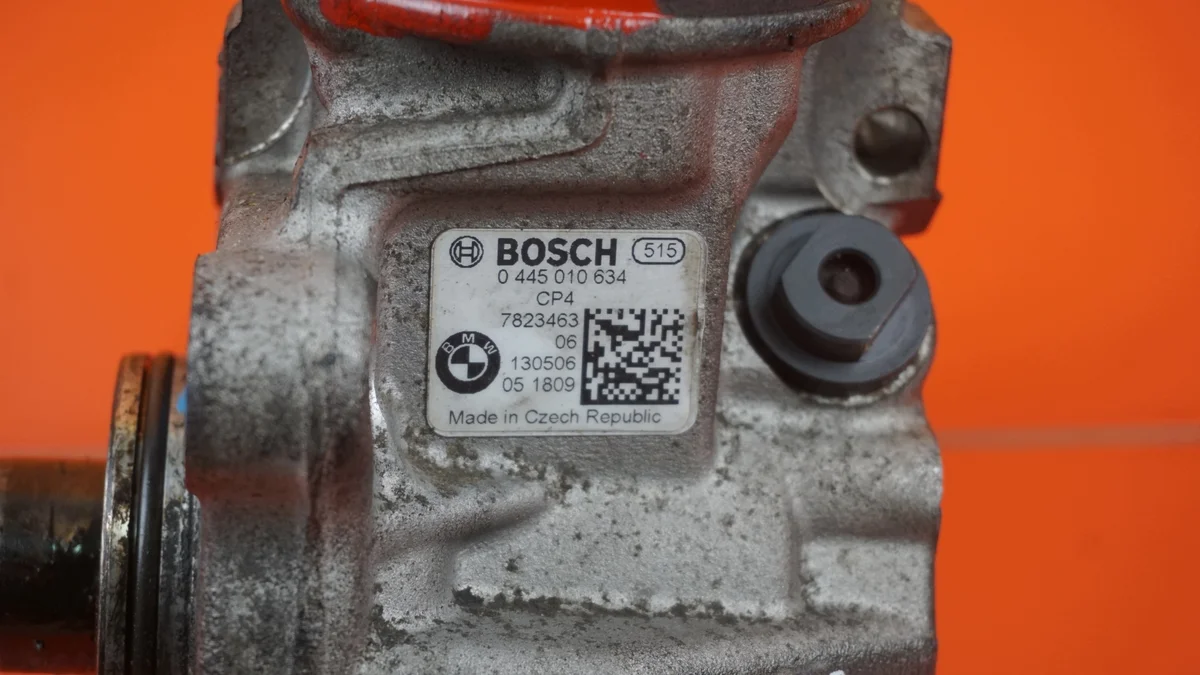 BMW 3.0 D Einspritzpumpe N57D30A gebraucht image 6