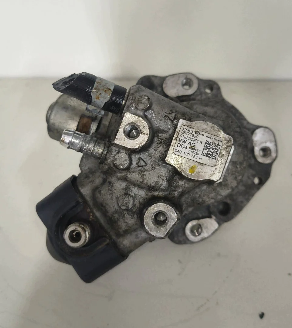 Brandstofpomp 04B130755H VW Skoda Seat Gebruikt
