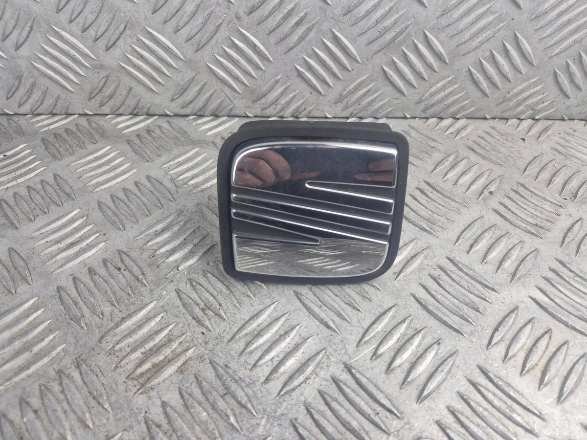 Seat Ibiza IV 6J Tailgate Handle Chrome 6J4827565C