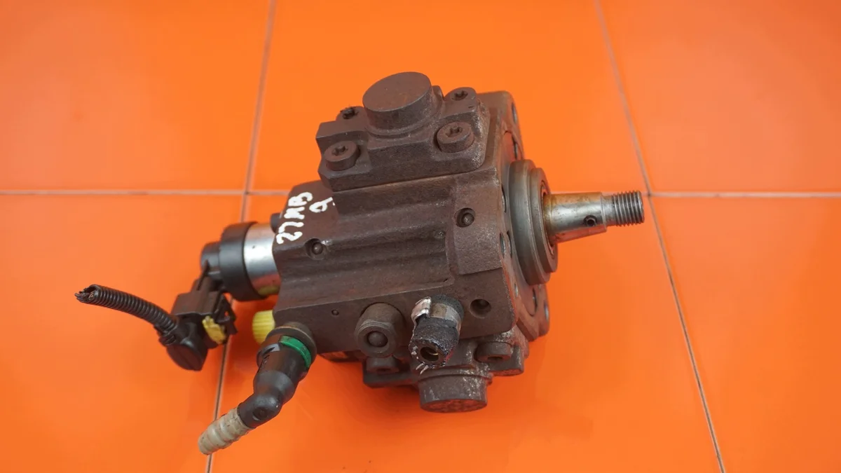 Einspritzpumpe Fiat Doblo 1.6 M-Jet 198A3000 image 3