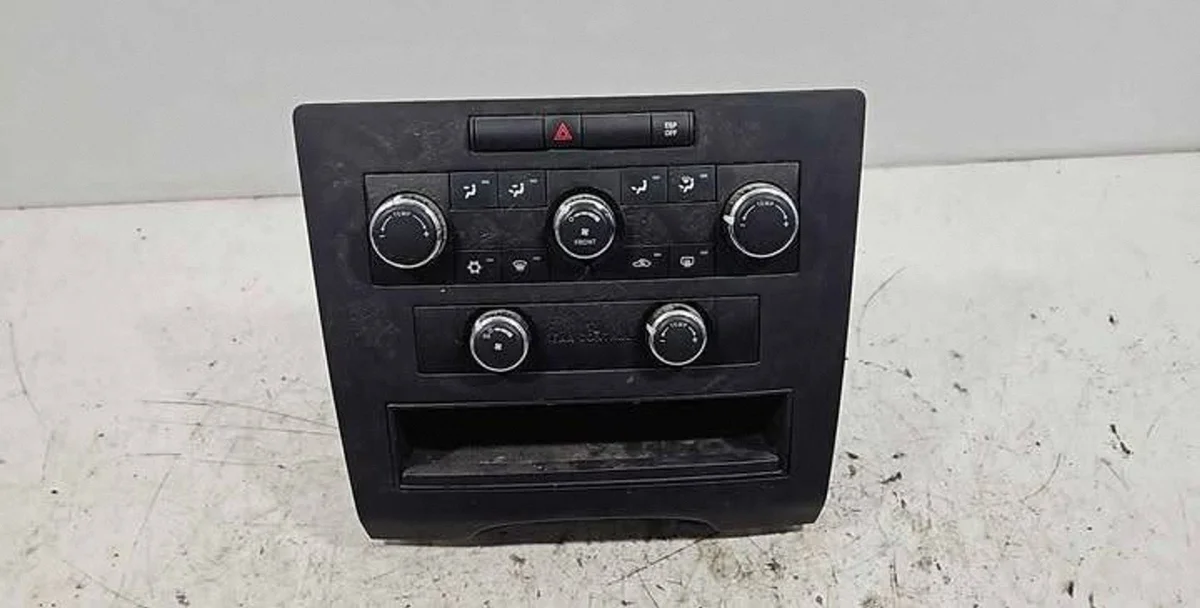 Painel de AC Chrysler Town & Country V 04678862AA