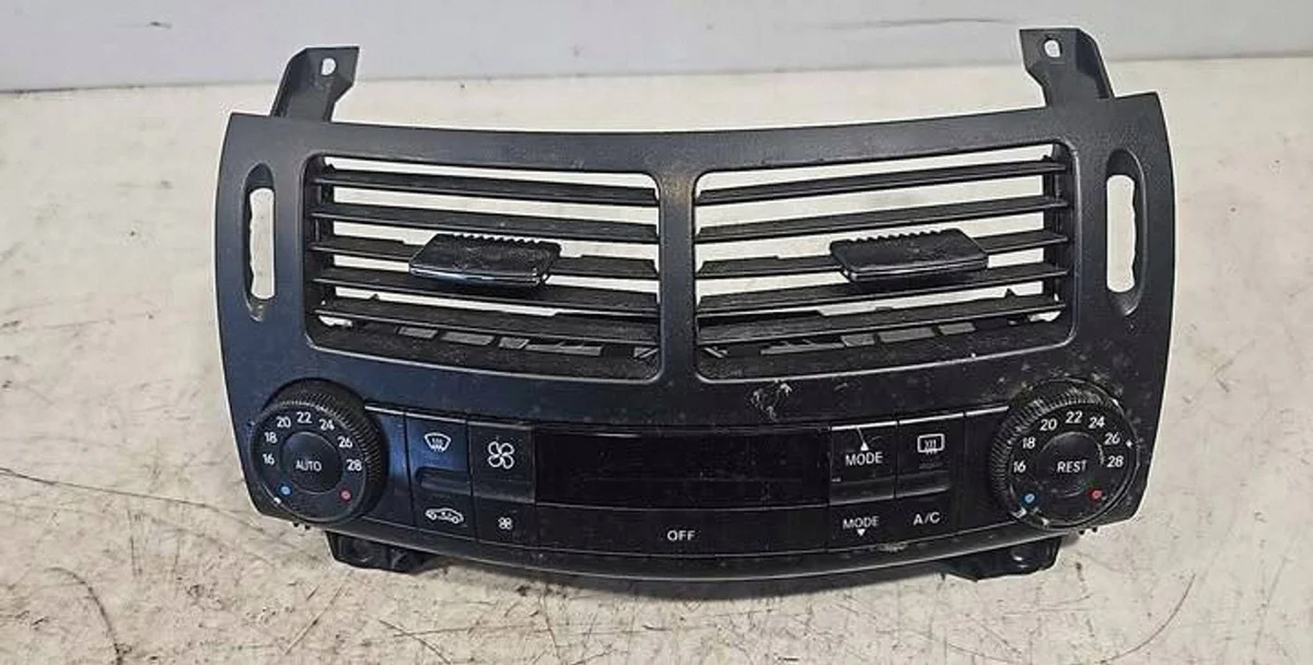 Painel de Climatização Mercedes-Benz E W211 2118301990