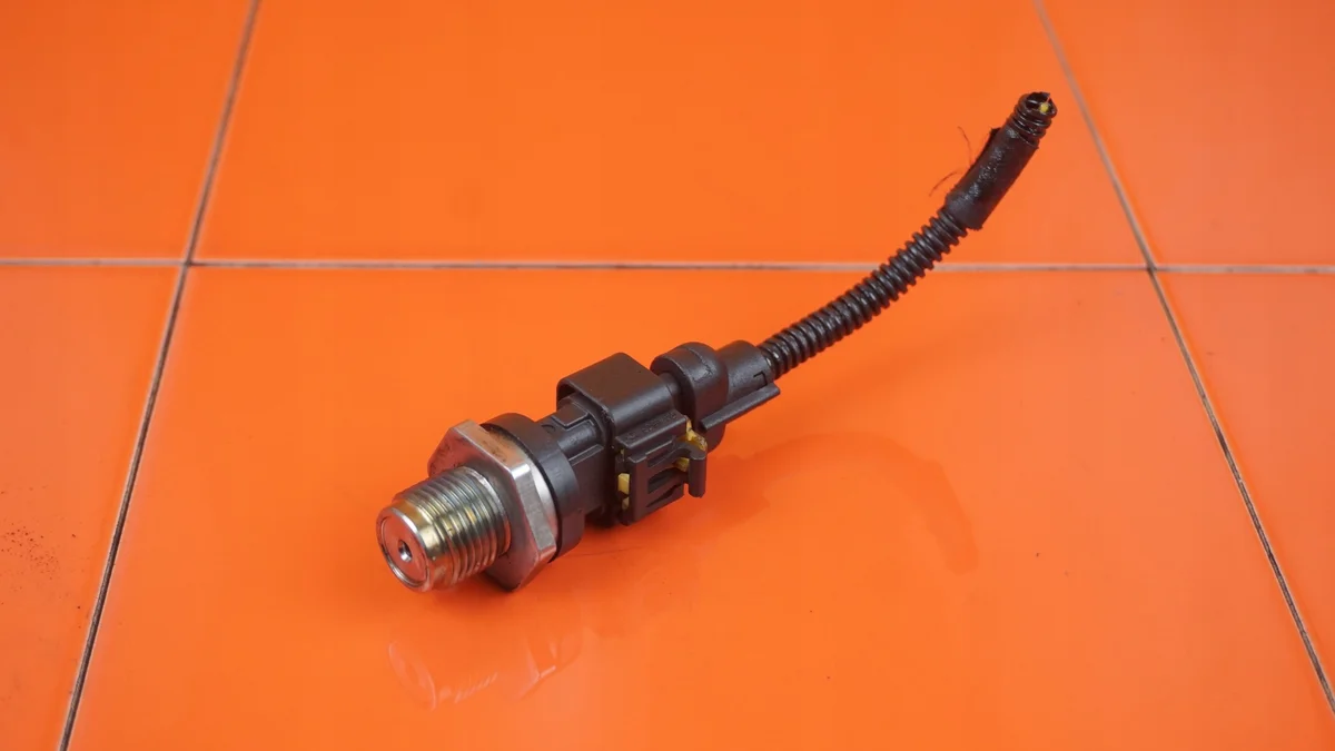 DOBLO COMBO 1.6 M-JET brandstofdruk sensor