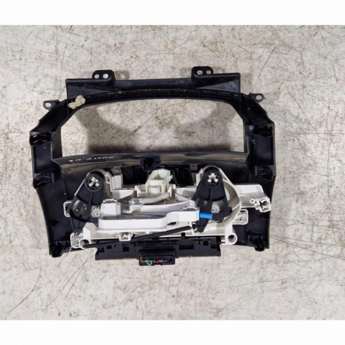 Subaru Justy Climate Control Panel 8F16BH21 image 4