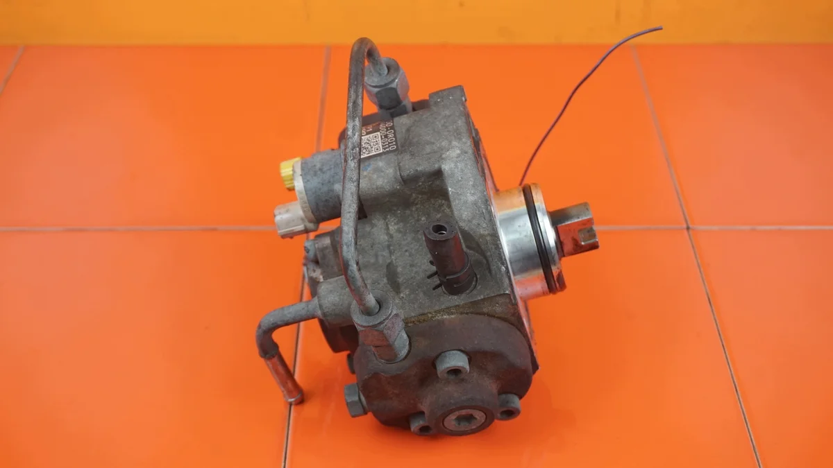 Pompe injection Toyota RAV4 Corolla 2.2 D4D image 3