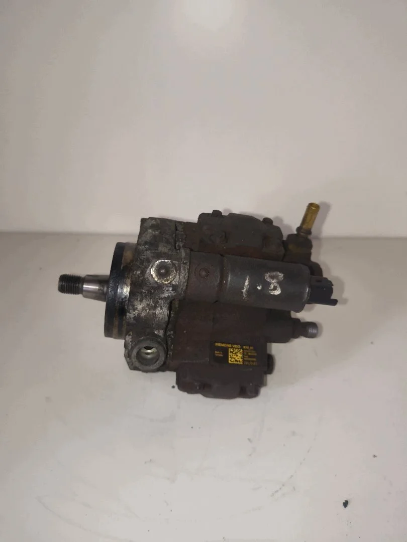 Polttoainepumppu Ford 1.8 TDCI 4M5Q9B395AE