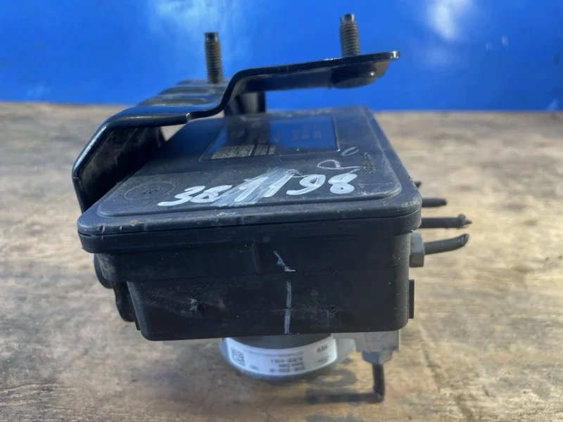 ABS-ohjain DG9Z-2C065-B Ford FUSION 14- 2.0