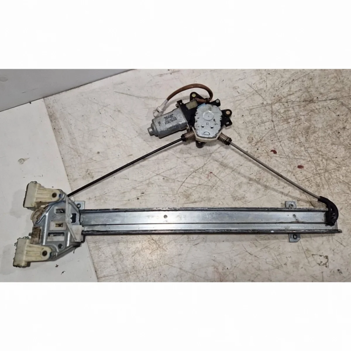 2004 Suzuki Aerio Window Regulator 8343076F10