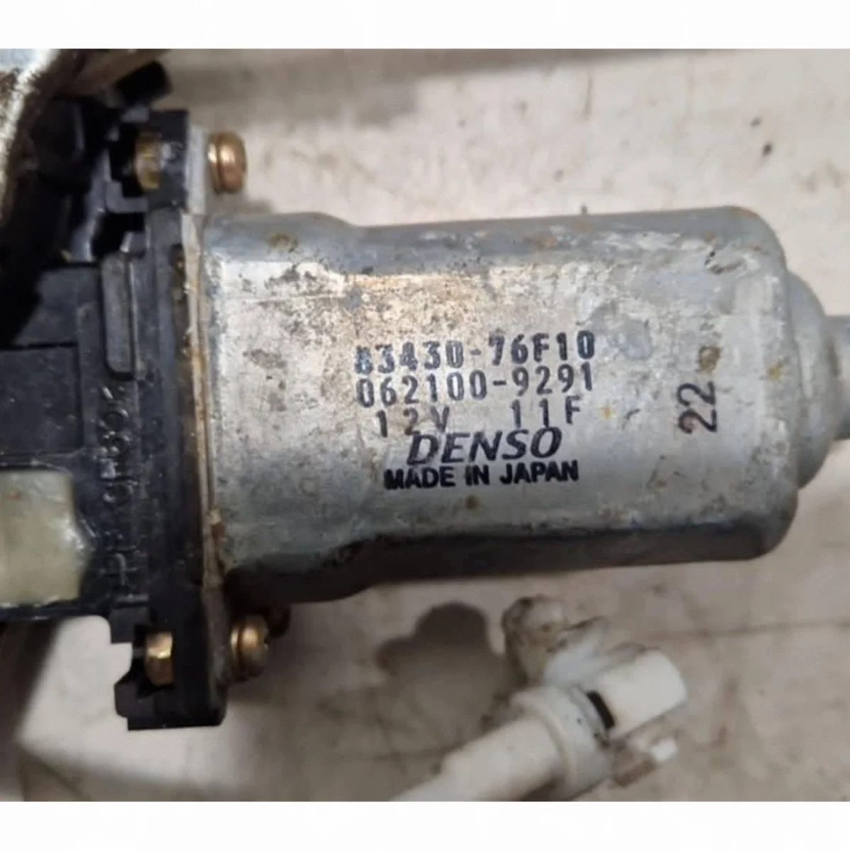 2004 Suzuki Aerio Window Regulator 8343076F10 image 3