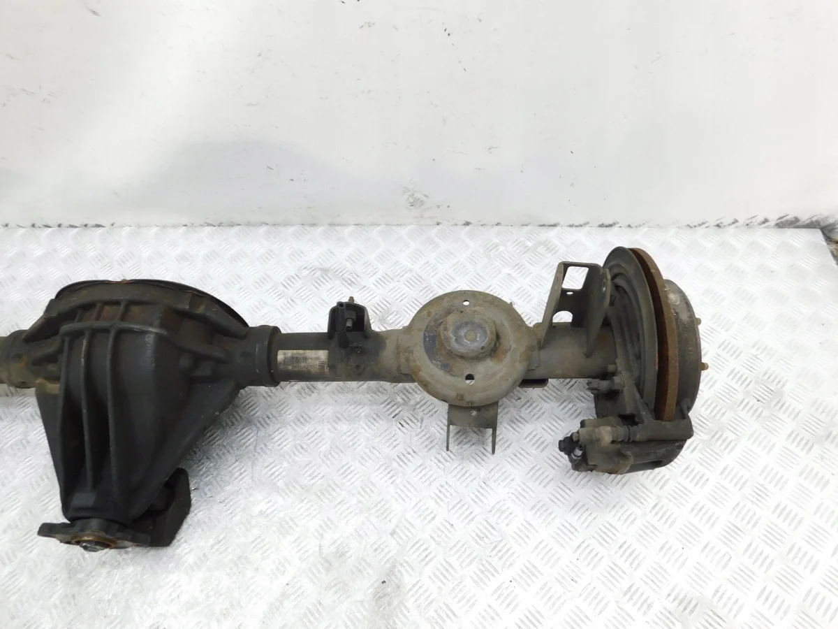 Dodge Nitro Achterasbalk met Reductor 52114729AB image 3