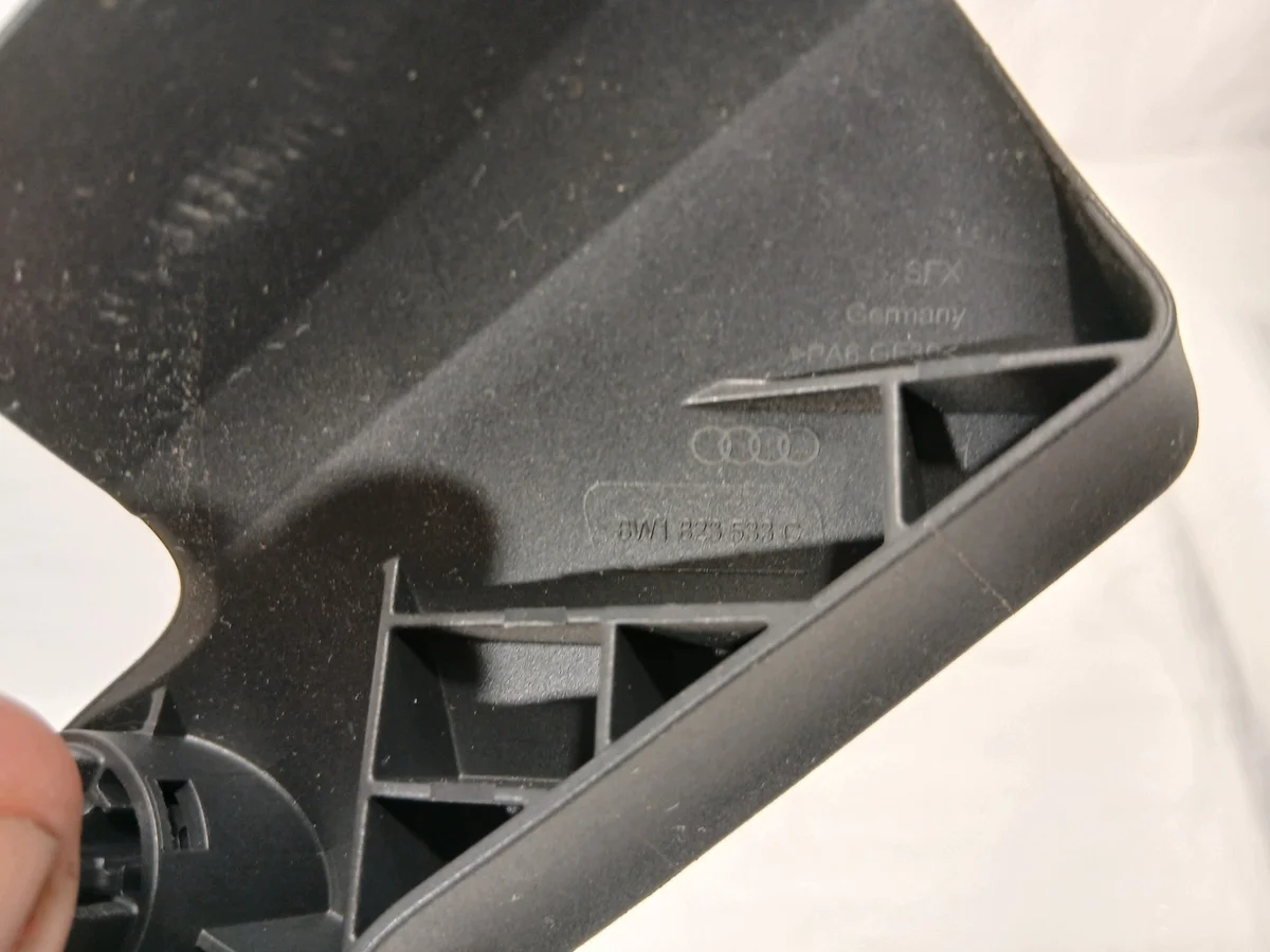 Audi A4 B9 LIFT Griff Motorhaube 8W1823533C image 4