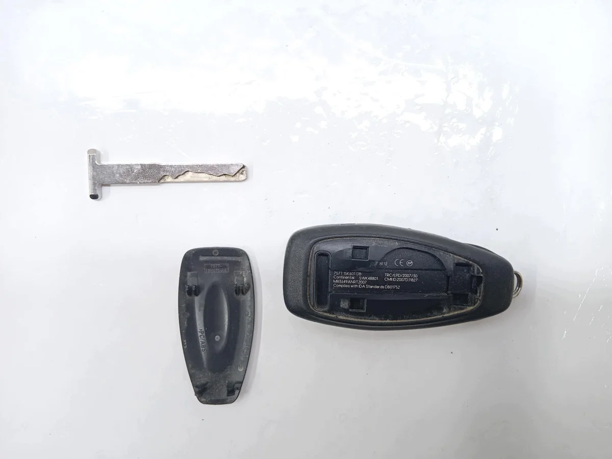 Nyckel Ford Mondeo MK4 IV 7S7T-15K601-DB image 5