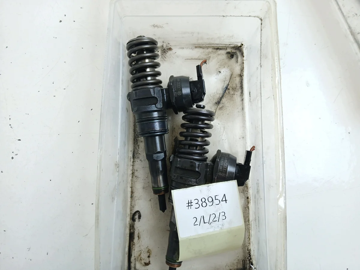 Insprutningspump VW Passat B5 1.9 TDI 038130073BA image 4