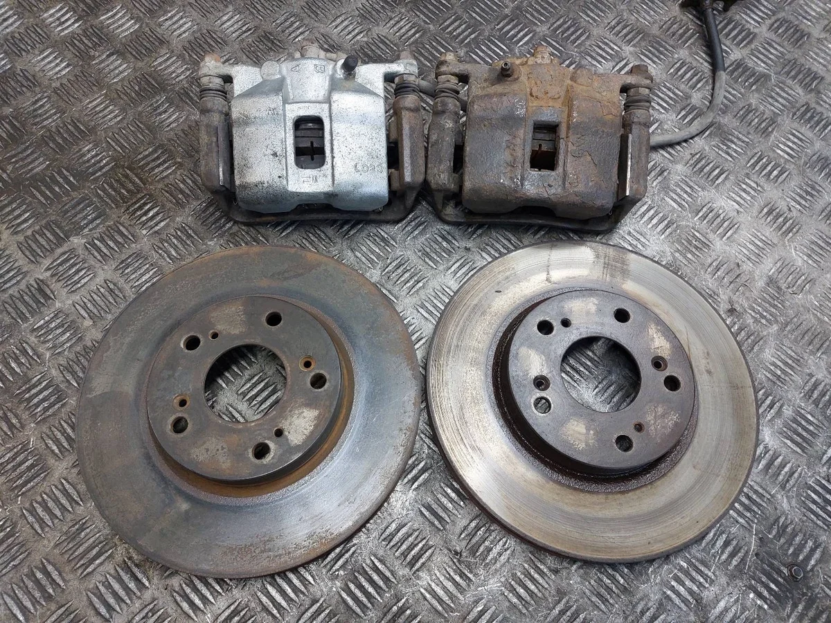 Disques de frein avant + plaquettes + étriers Honda FR-V I 2.0 16V