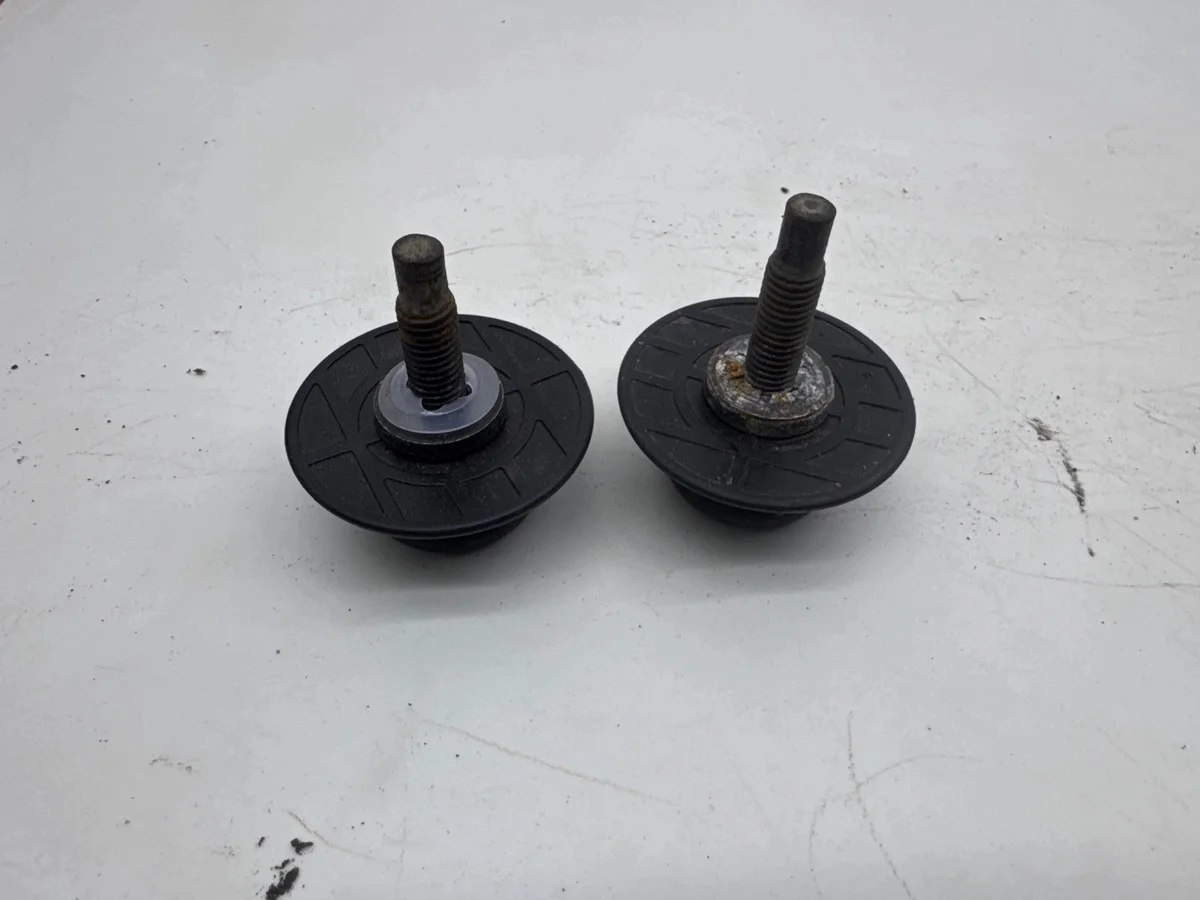 Parafusos Assento Opel Vivaro A 6181051_AGRIB