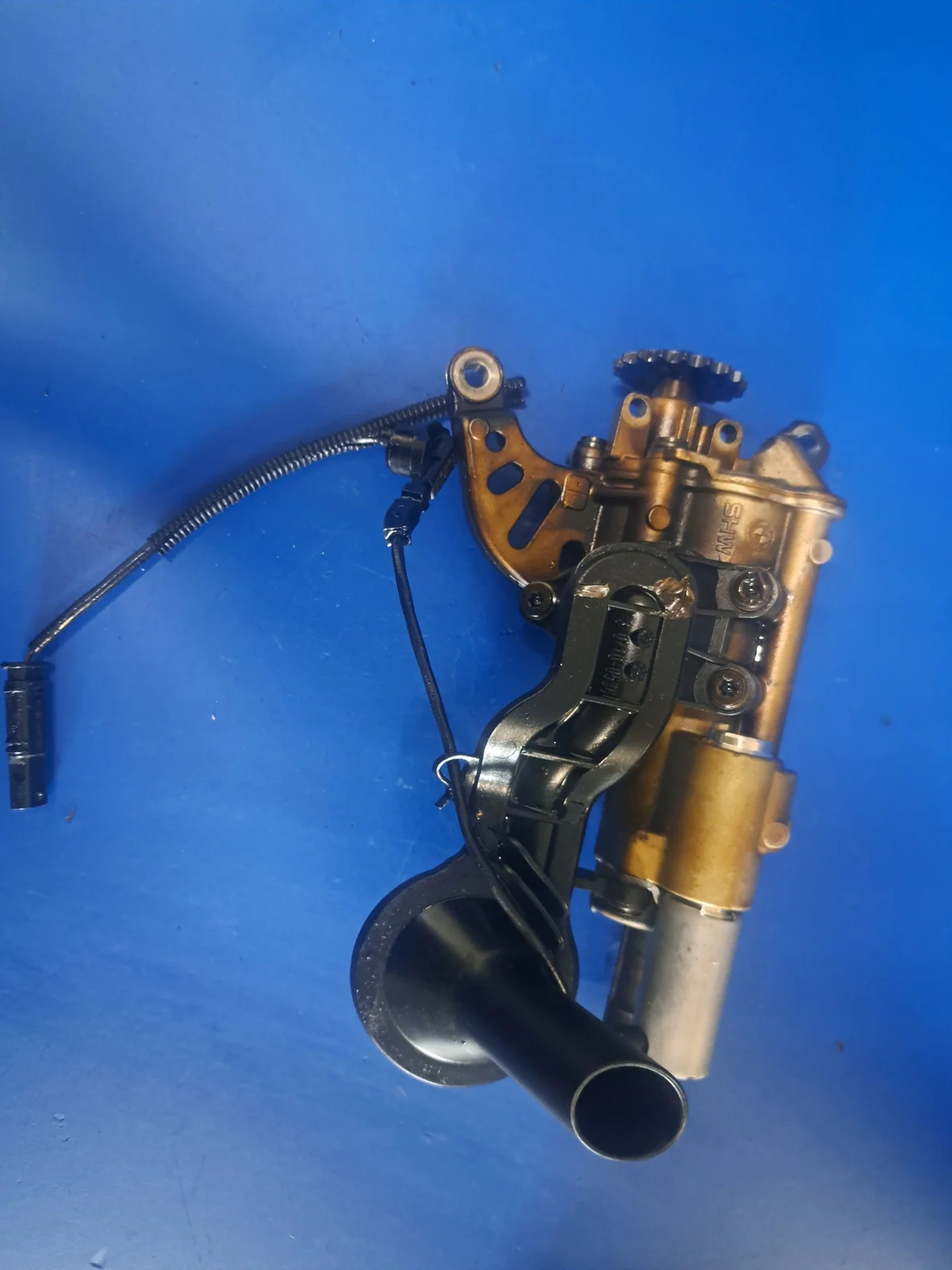 Pompe à huile BMW 118i 1.6 THP 168048001