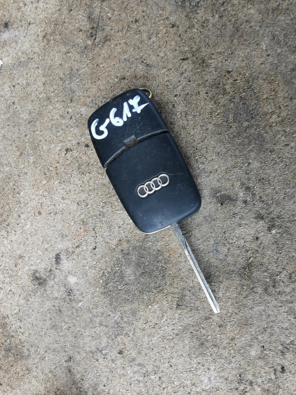 Clé télécommande Audi A3 A4 A6 A8 4D0837231A image 3