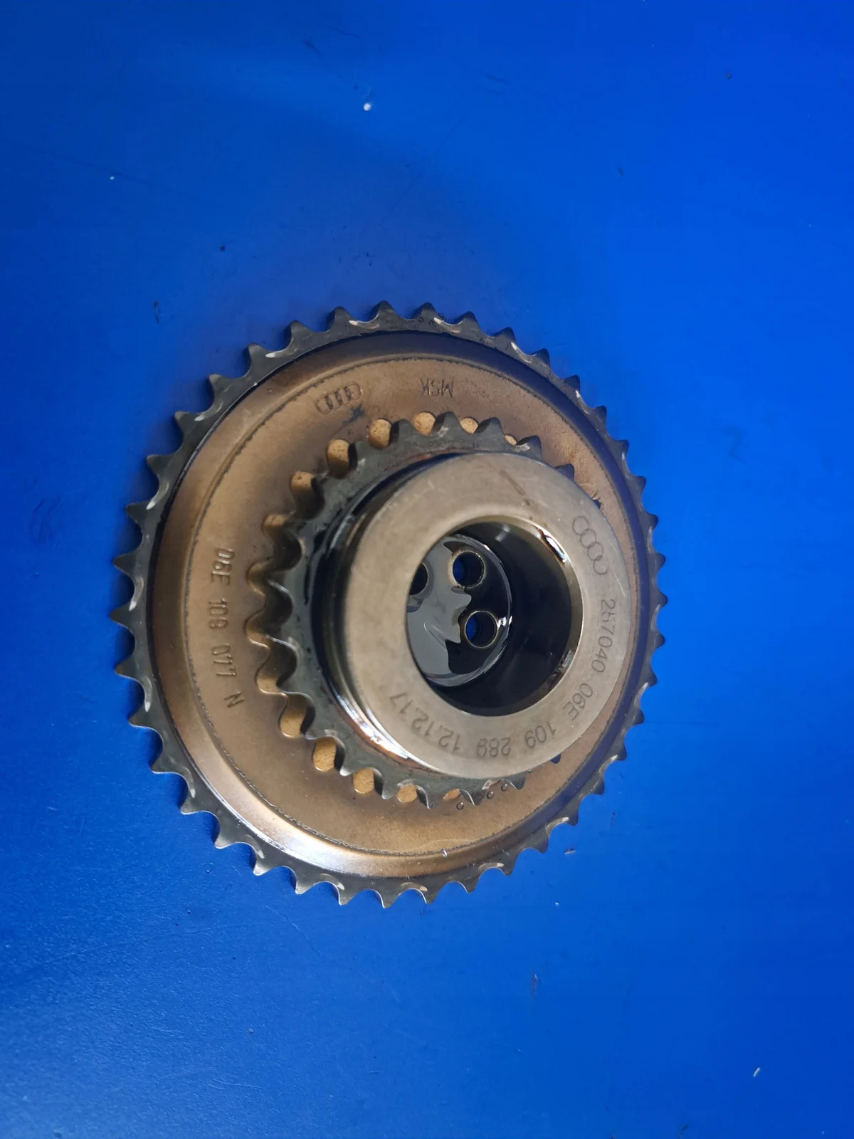 Ingranaggio distribuzione VW Audi 06E109077N