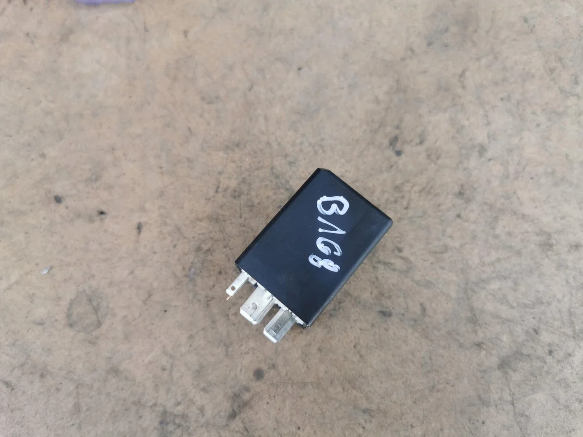 Relais Pompe Carburant Audi A2 1.4 Essence 8Z0906383 image 3