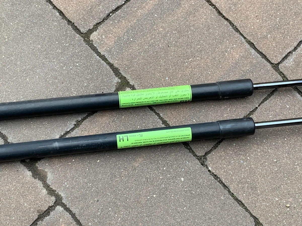 Subaru XV II 2019 Heckklappe Dämpfer Halterung image 3