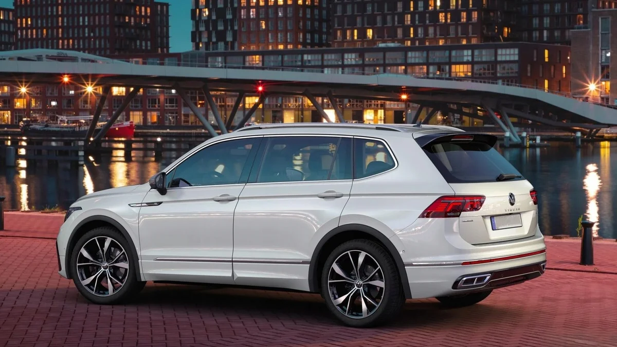 Oljefilterhus VW Tiguan 2 2.0 TFSI 06Q103495C image 8