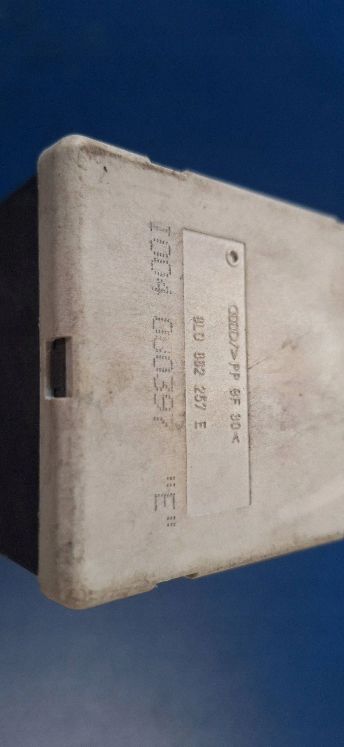 Audi A3 S3 8L 1997 Centrale Vergrendeling Actuator image 3