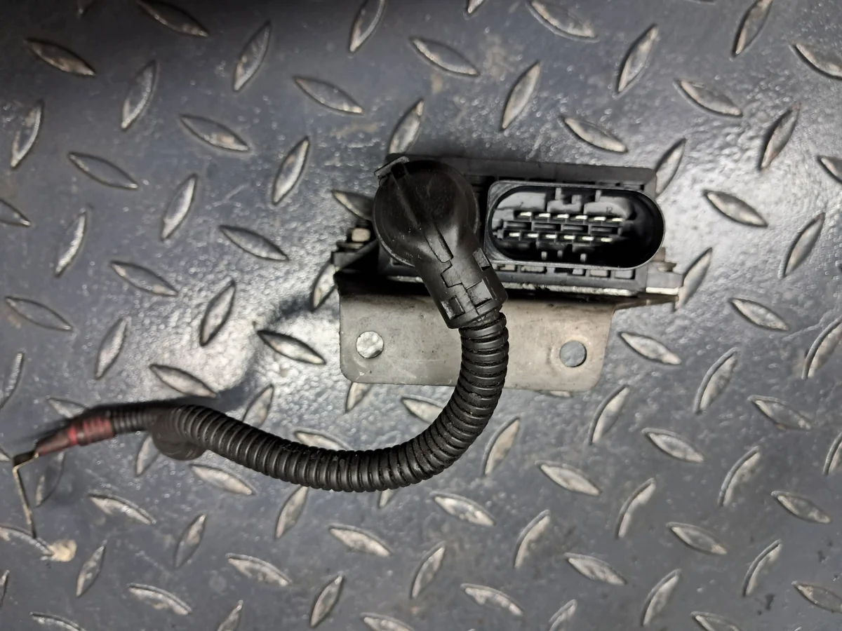 Centralina candelette BMW E90 E60 N47 image 3
