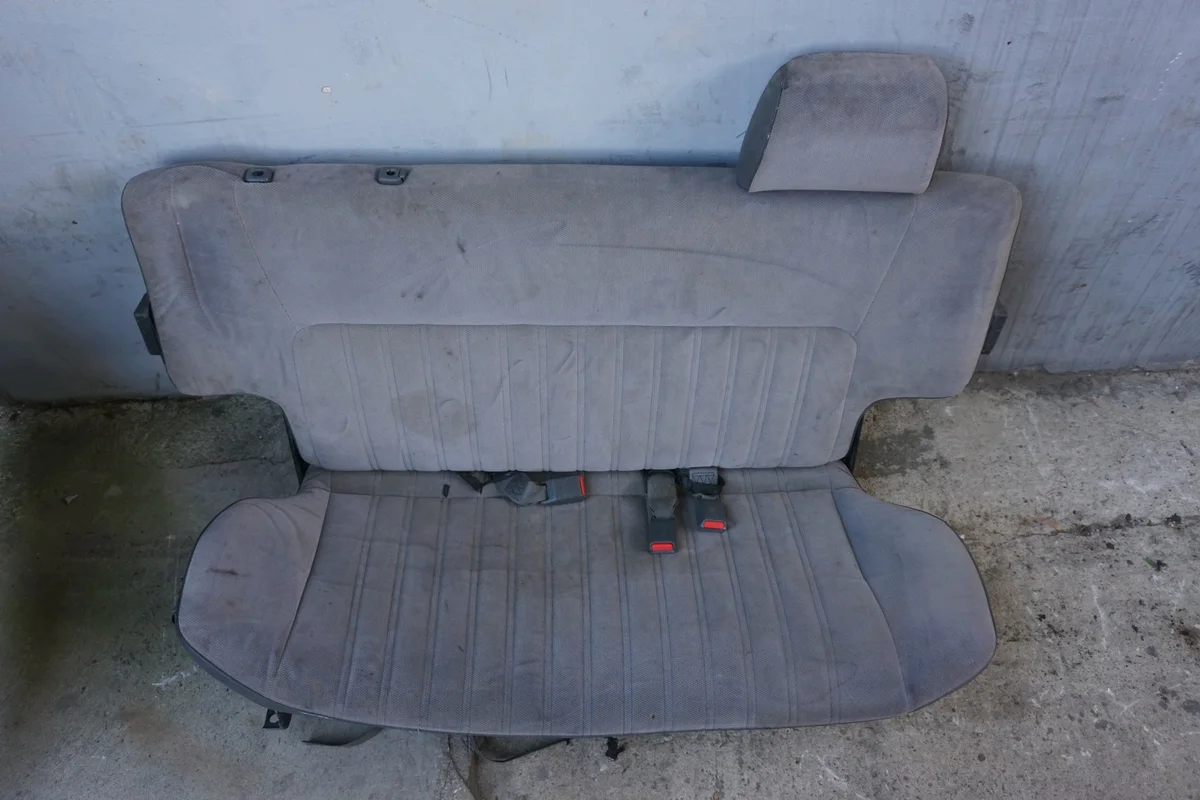 Nissan Patrol Y60 Rücksitzbank gebraucht OEM Y60KANAPA3D1509262 image 3