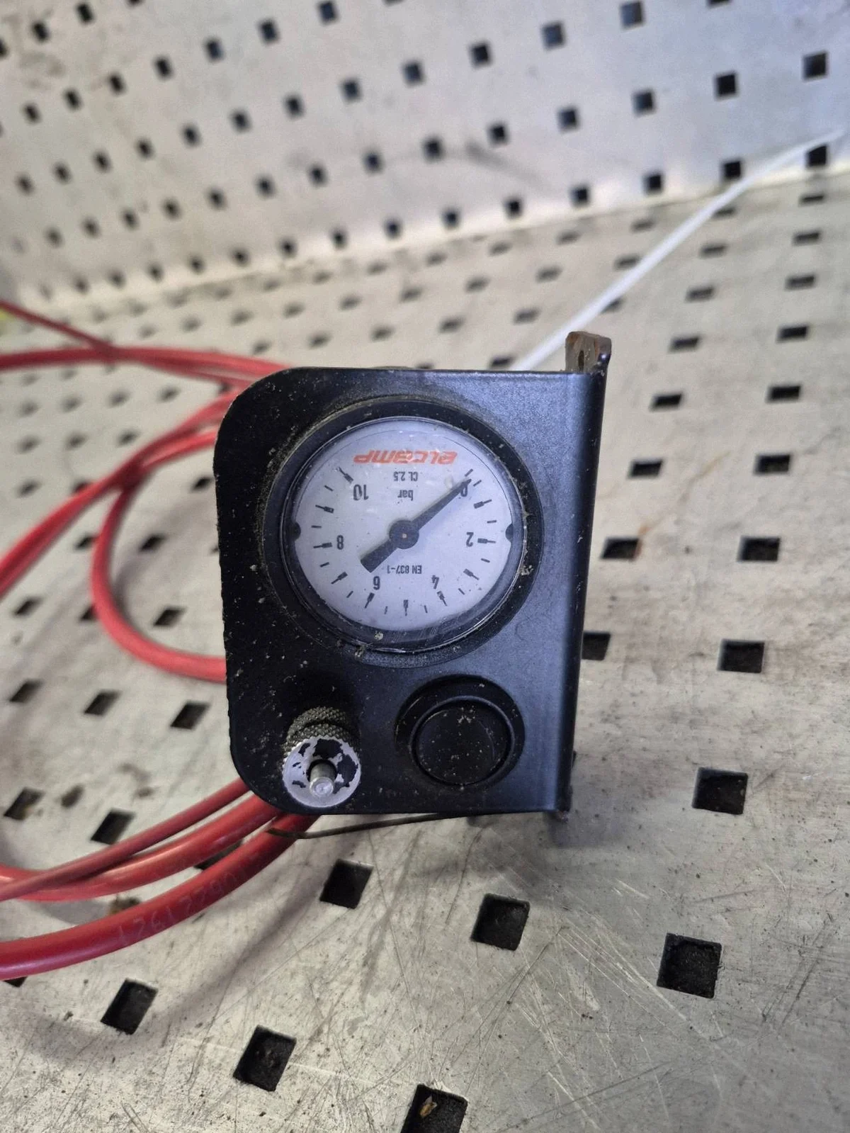 Manometer Luftdruck Fahrwerk Renault Master III