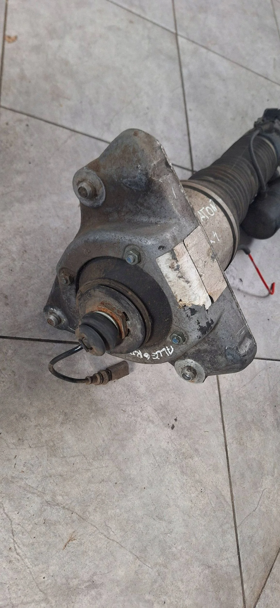 Amortyzator pneumatyczny VW 3D0616039L