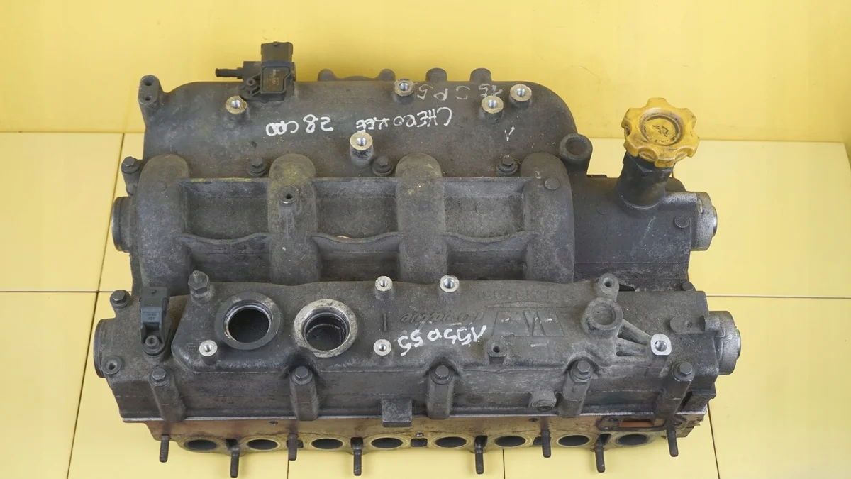 Sylinterikansi Jeep Cherokee 2.8 CRD 90132360F