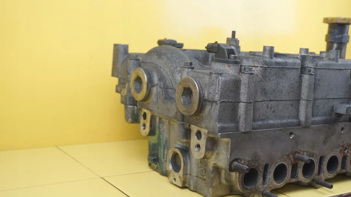 Sylinterikansi Jeep Cherokee 2.8 CRD 90132360F thumbnail 5