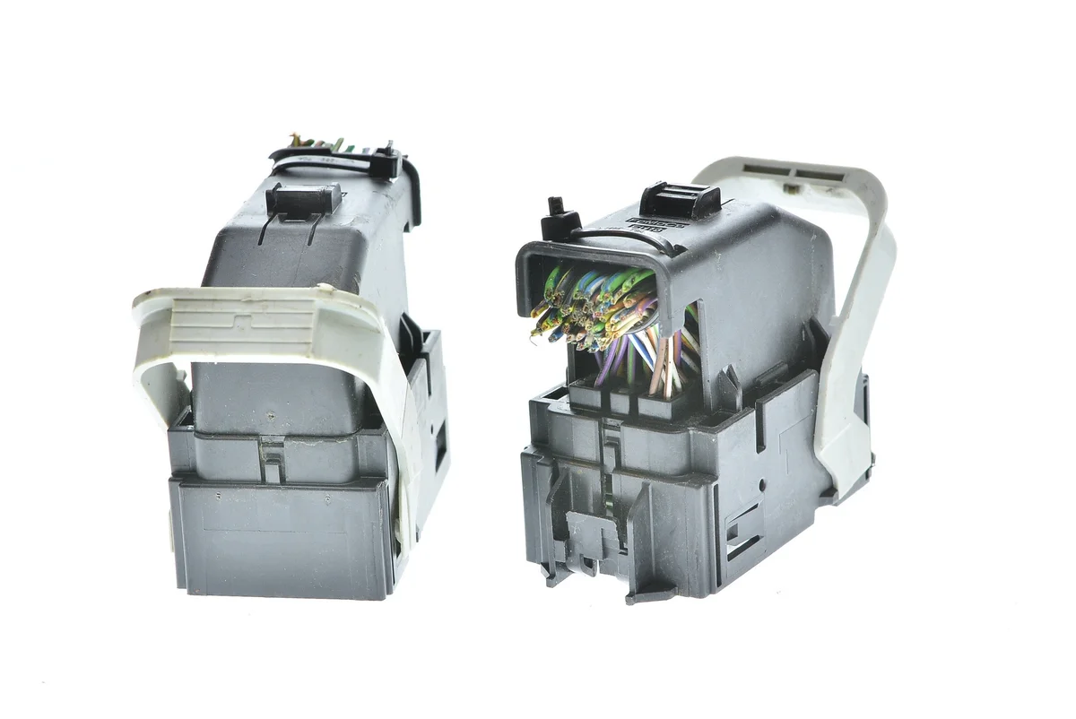 Conector ECU Ford KUGA MK2 DU5T-14A464-HC image 3