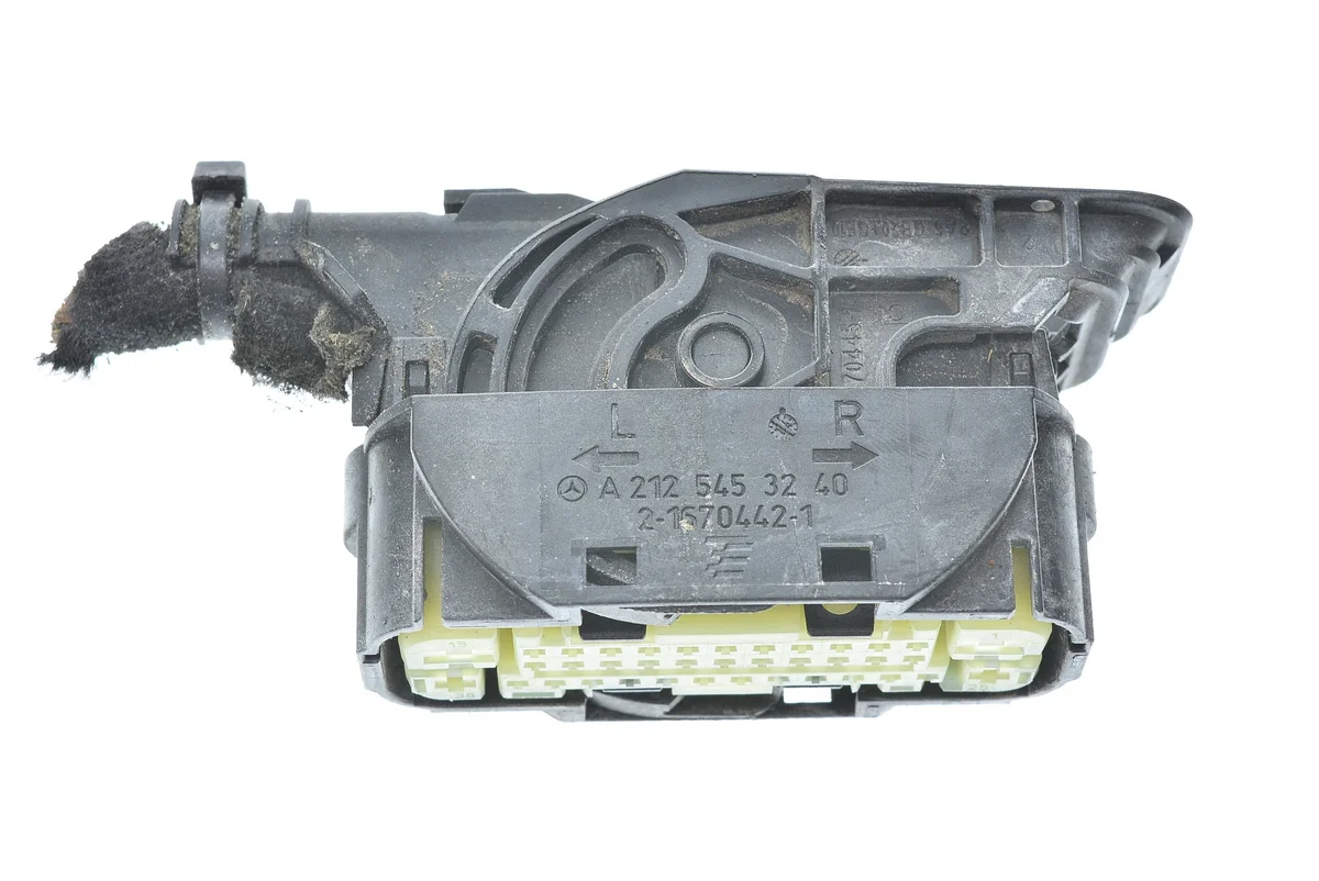 Conector Bomba ABS Mercedes Vito W639 image 3