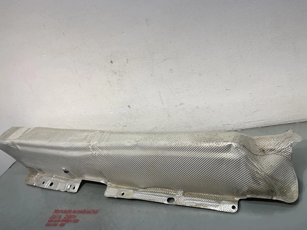 Warmtebescherming Mercedes B-Klasse W247 A2476822801 image 3