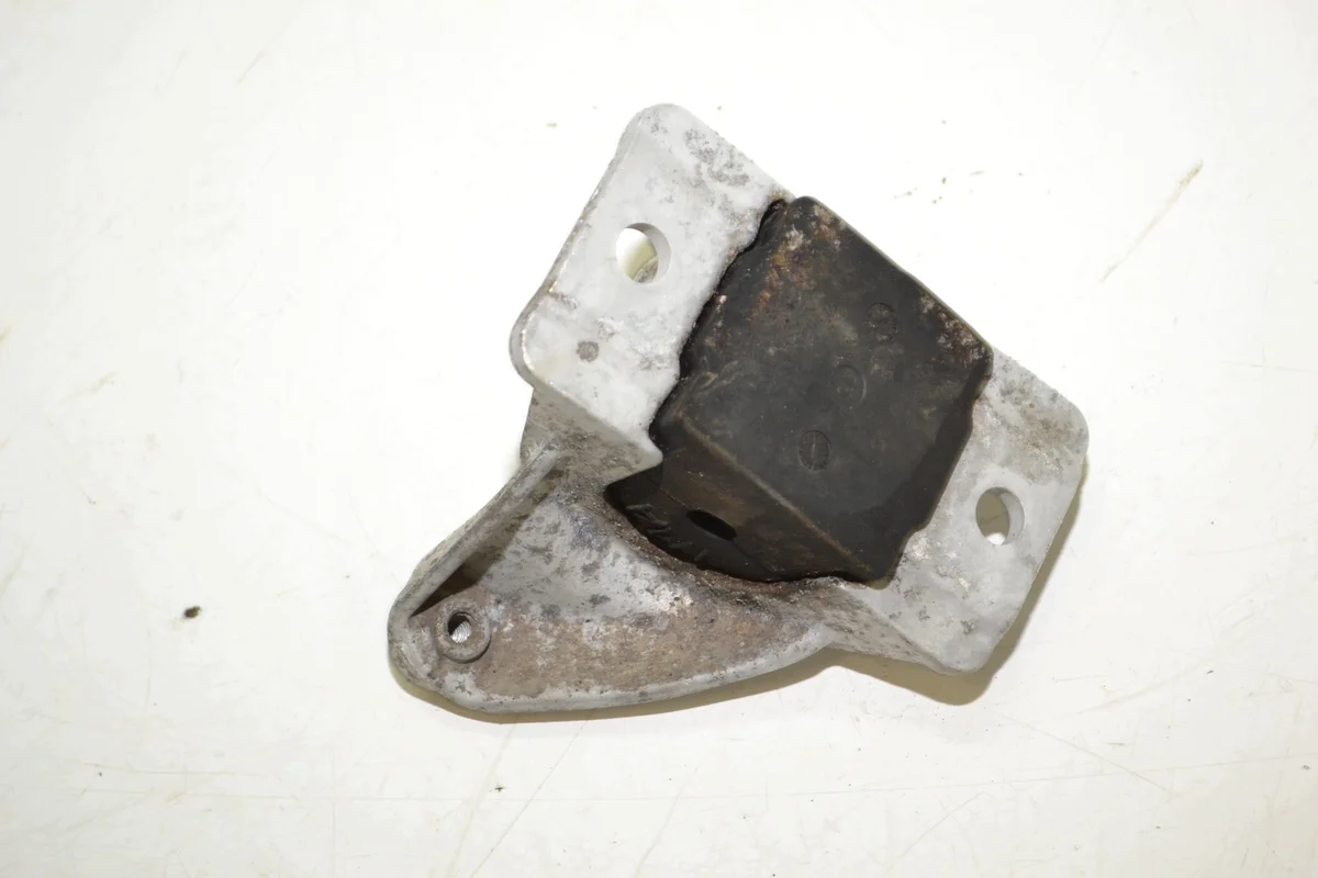 BMW 5 F10 F11 Stabilisatorhalter links image 3